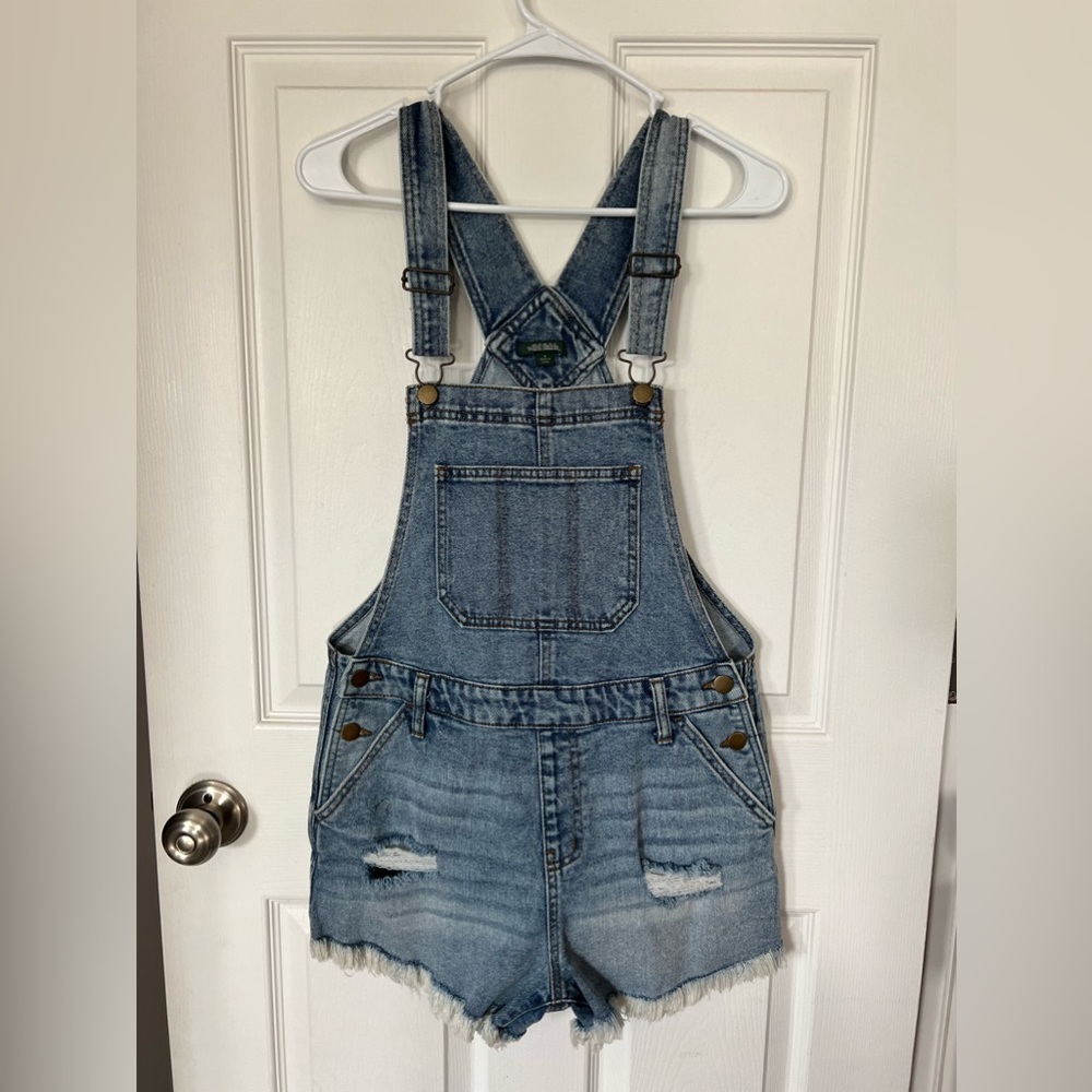 NWOT Wild Fable Distressed Denim Overall Shorts sz Small